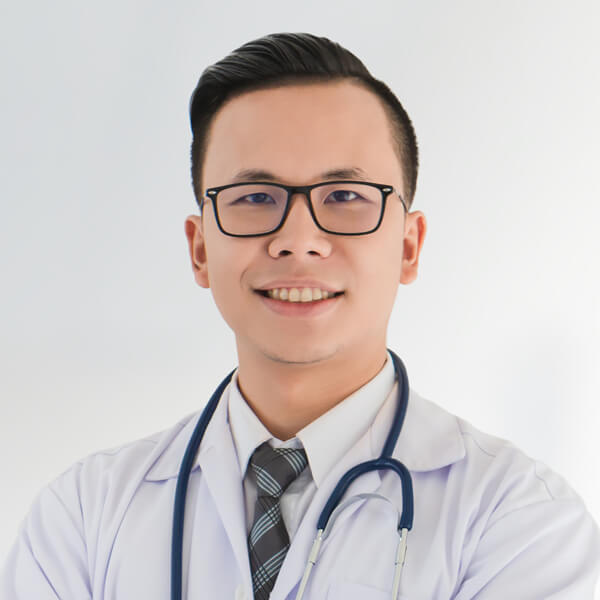 Dr. Carlos González, especialista en electrocardiografía